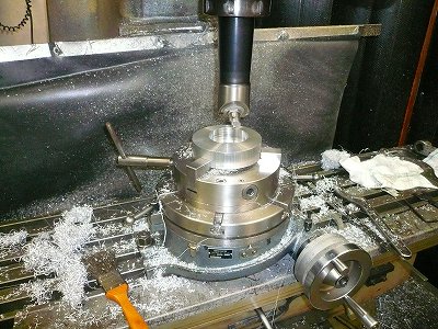 クリックすると拡大します。 変芯ピロブッシュ 冶具製作
