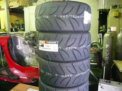クリックすると拡大します。 HANKOOK Z221 Sタイヤ SOFTコンパウンド デリバリー開始