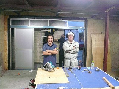 クリックすると拡大します。 ザ 職人 その10 (電気屋&サッシ取付の巻)