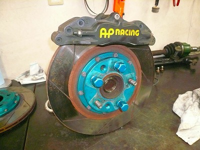 クリックすると拡大します。 デモ8−2号機 リヤブレーキ フィッティング